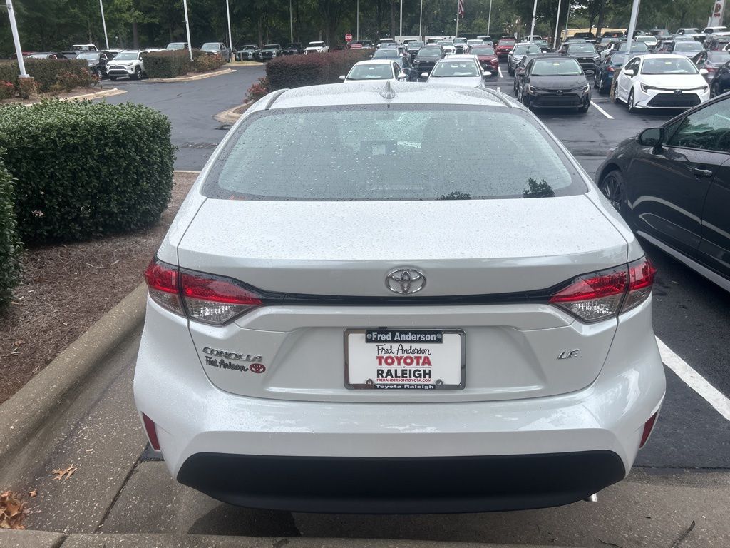 2026 Toyota Corolla LE photo 4