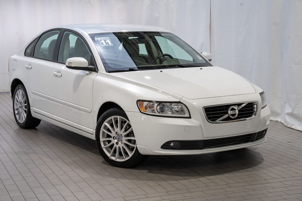 2011 Volvo S40 T5's photo