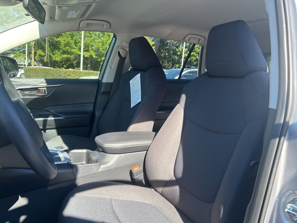 2025 Toyota RAV4 LE photo 2