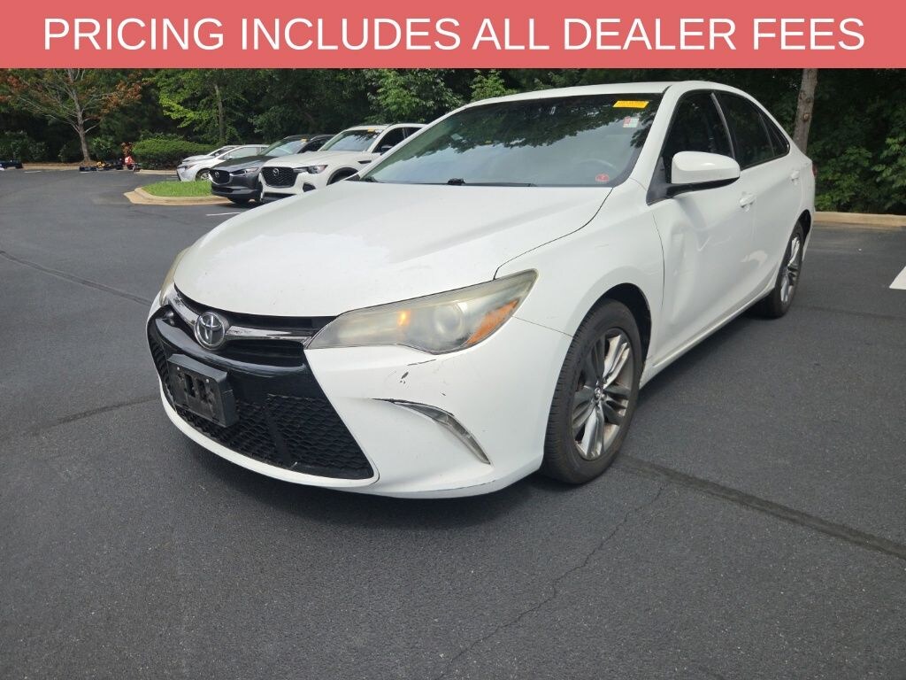 Used 2015 Toyota Camry SE Sedan