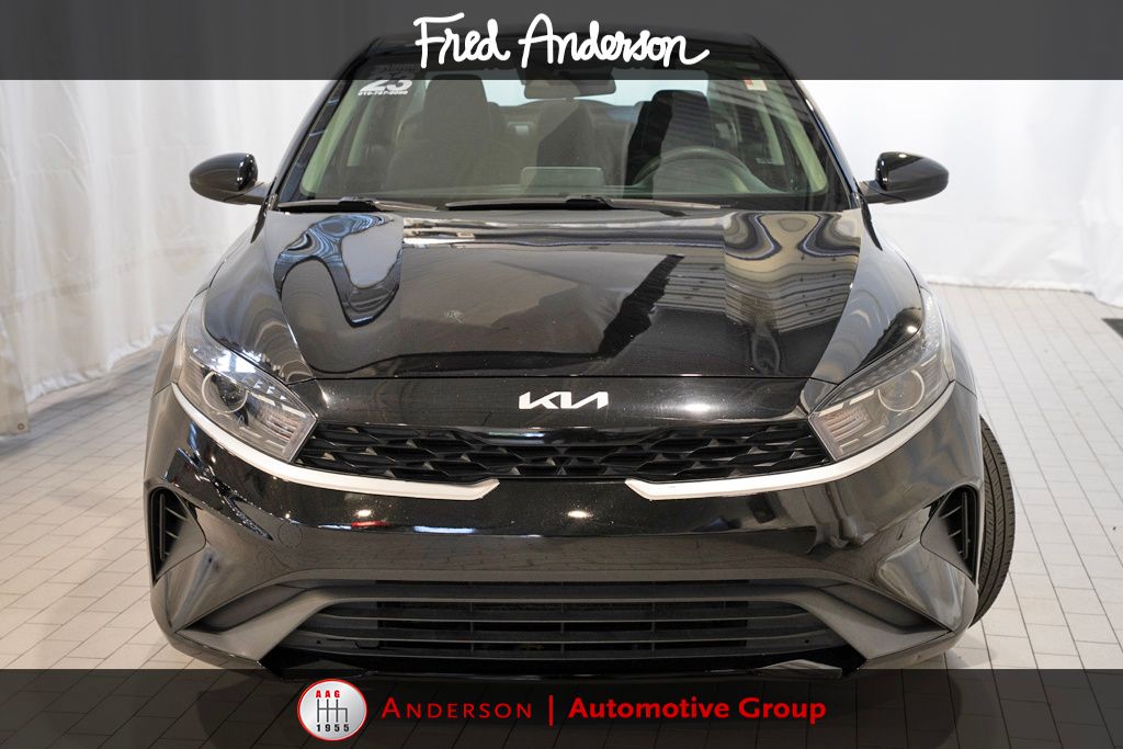 2023 Kia Forte LXS photo 3