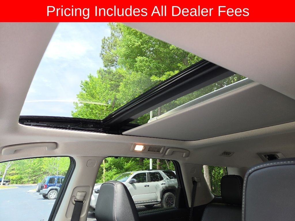 Used 2022 Nissan Pathfinder SL SUV