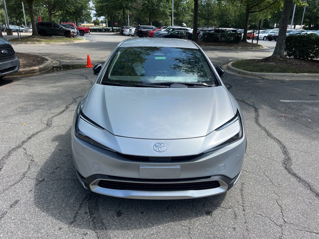 2026 Toyota Prius Plug-in Hybrid SE photo 3