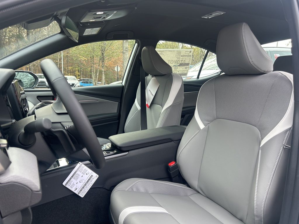 2026 Toyota Camry SE photo 2