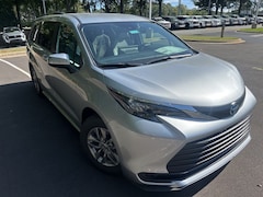 2025 Toyota Sienna LE Van Passenger Van