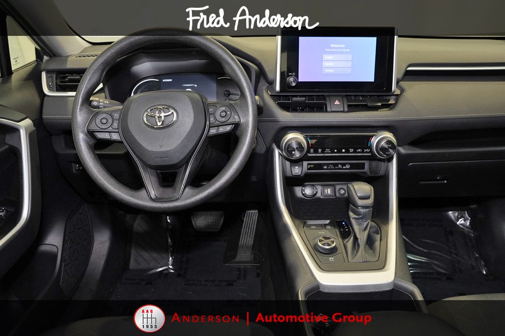 2023 Toyota RAV4 Hybrid XLE photo 2