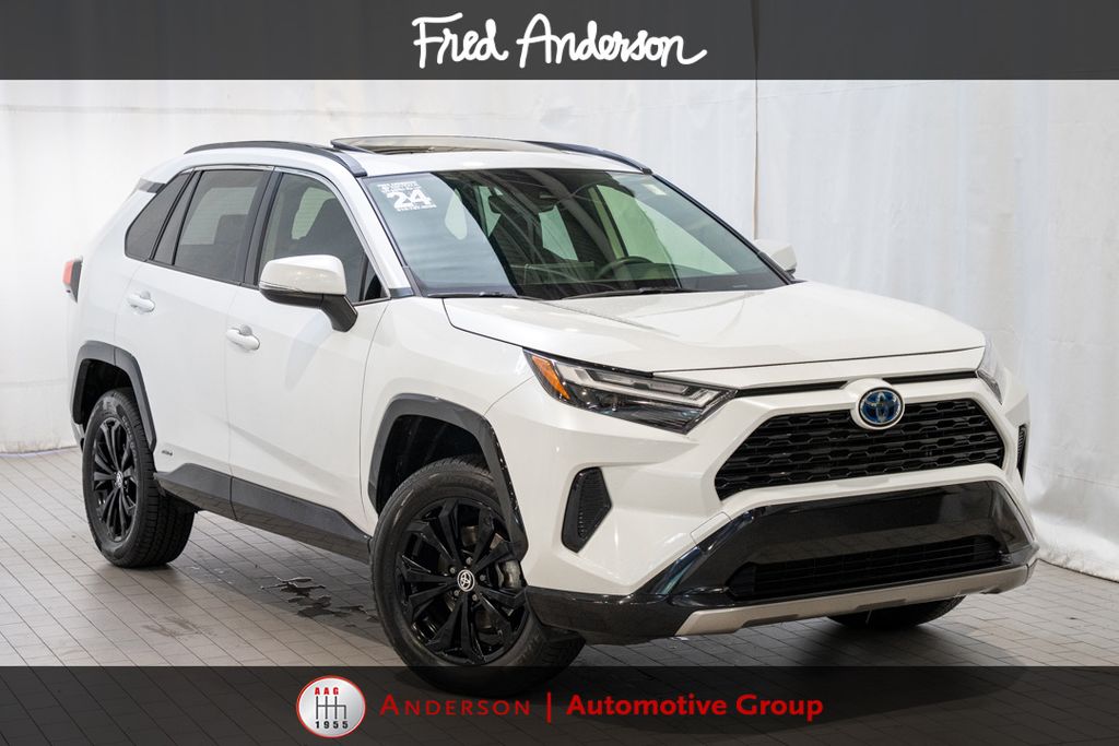 2024 Toyota RAV4 Hybrid SE AWD's photo