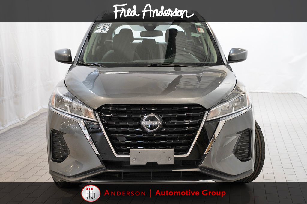 2023 Nissan Kicks SV photo 3