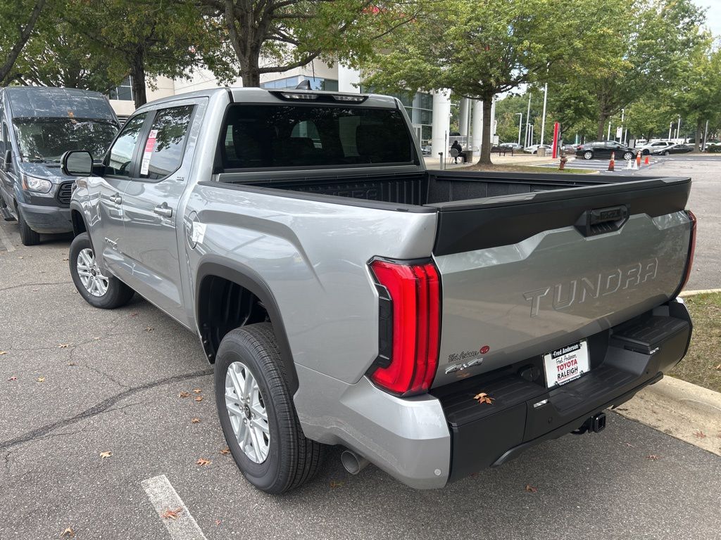 2026 Toyota Tundra SR5 CrewMax photo 3
