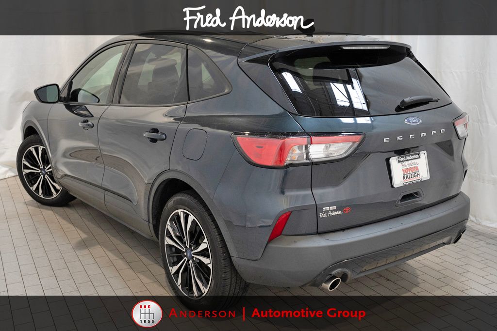 2022 Ford Escape SE photo 4