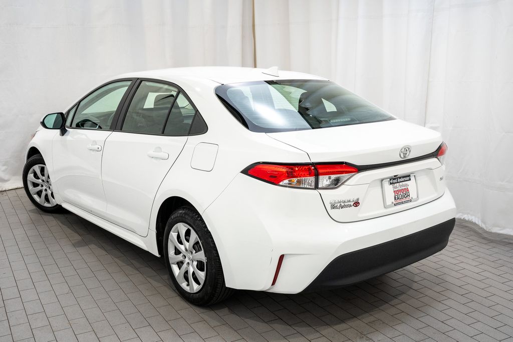 2024 Toyota Corolla LE photo 4