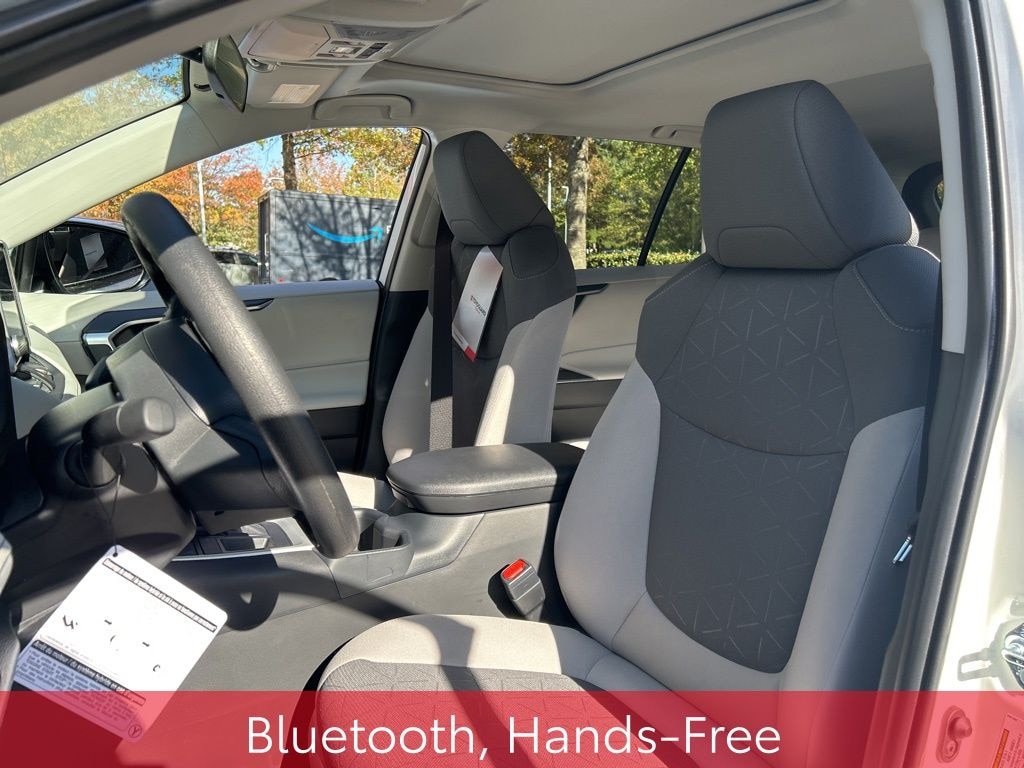 New 2025 Toyota RAV4 XLE SUV