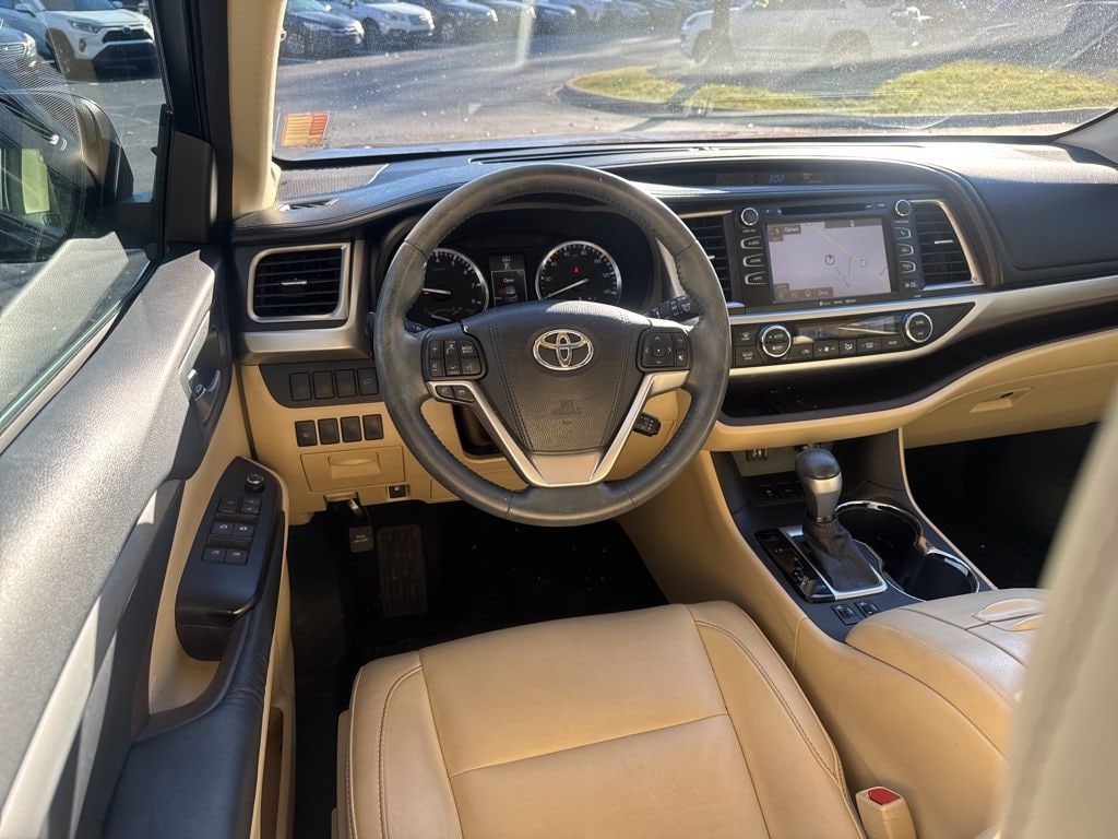 Used 2016 Toyota Highlander XLE V6 SUV