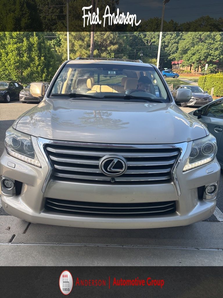 2015 Lexus LX 600 570's photo