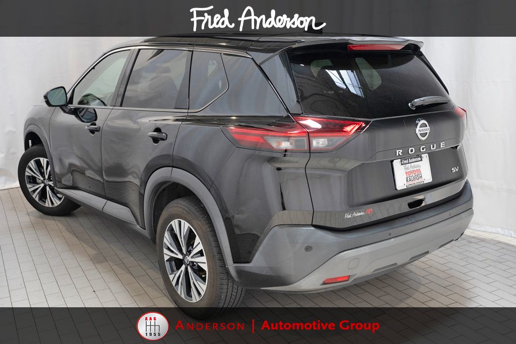2021 Nissan Rogue SV photo 2