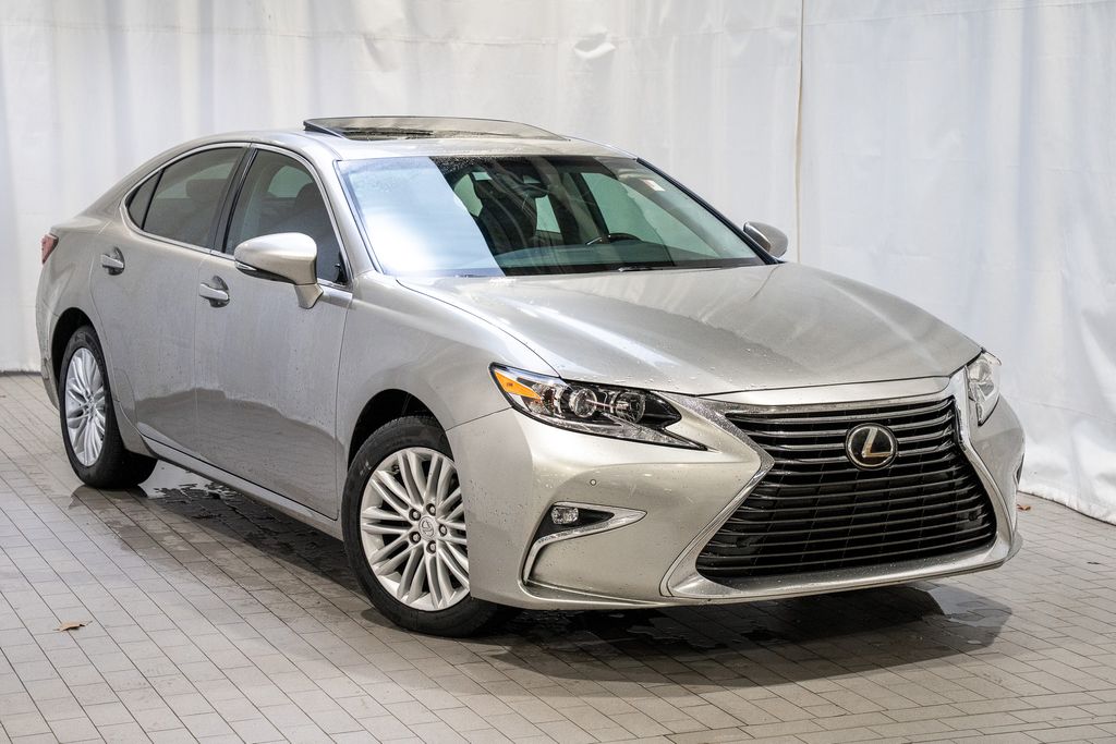 2017 Lexus ES 350's photo