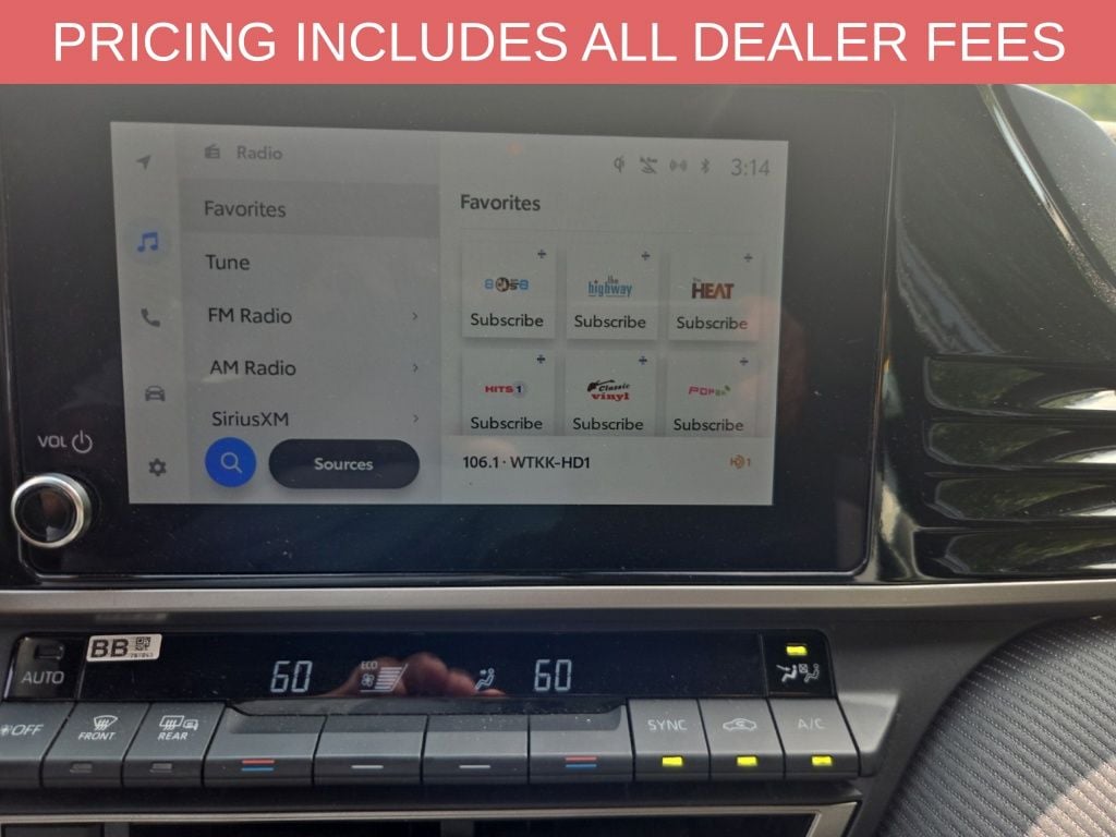 Used 2025 Toyota Camry SE Sedan