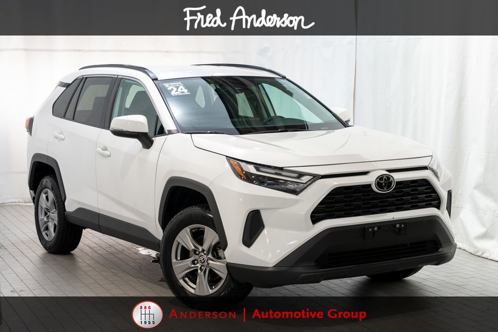 2024 Toyota RAV4 XLE AWD's photo