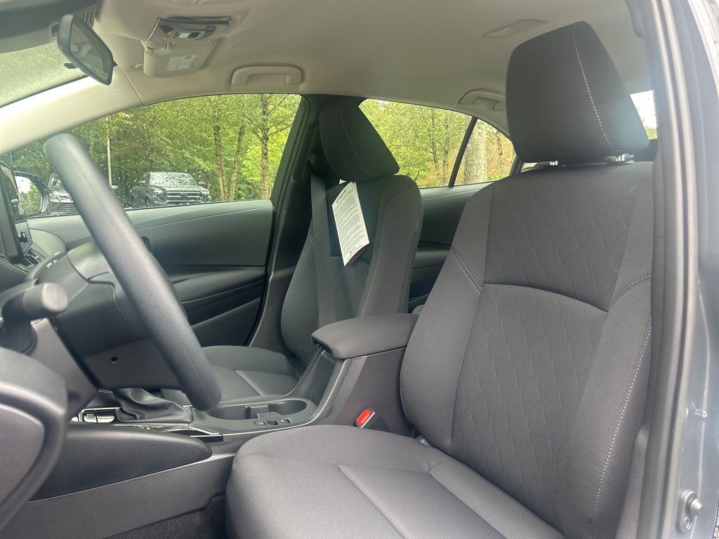 2026 Toyota Corolla LE photo 3