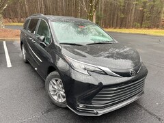 2026 Toyota Sienna XLE Van Passenger Van