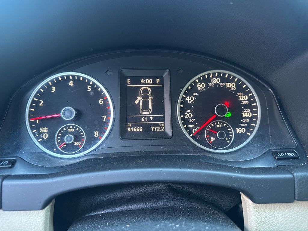 2014 Volkswagen Tiguan SE photo 3