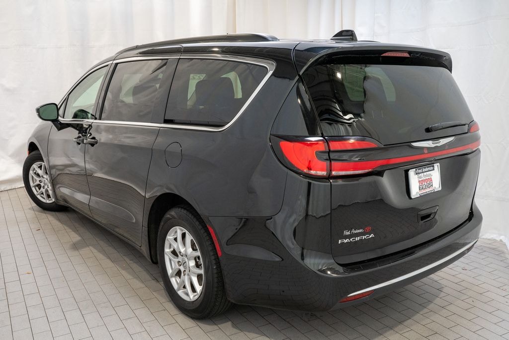 Used 2022 Chrysler Pacifica Touring L Minivan/Van