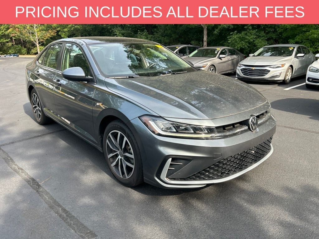 Used 2025 Volkswagen Jetta 1.5T SE Sedan