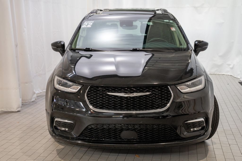 Used 2022 Chrysler Pacifica Touring L Minivan/Van