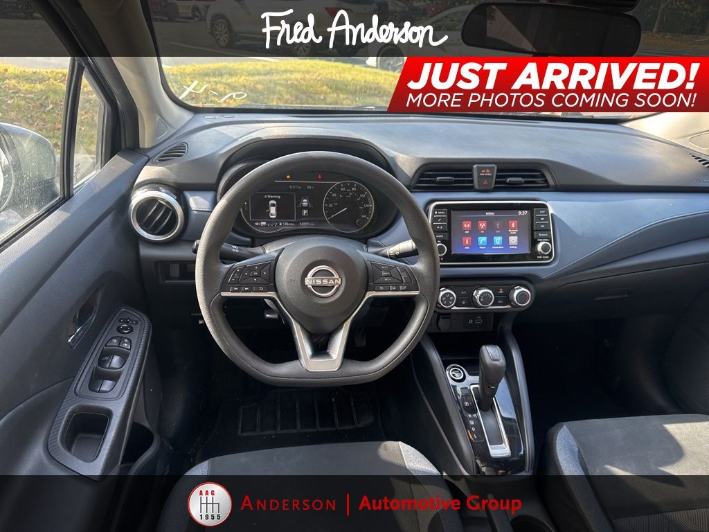 2023 Nissan Versa 1.6 SV photo 2