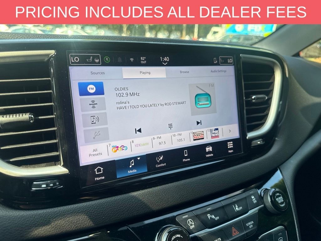 Used 2025 Chrysler Pacifica Select Minivan/Van