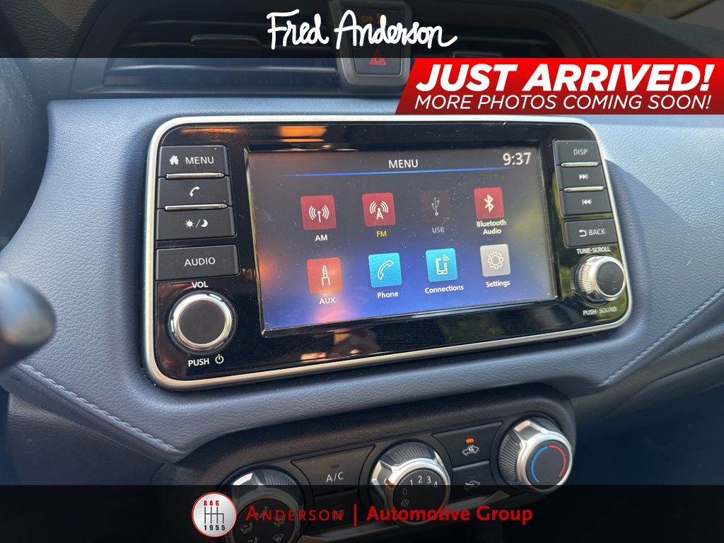 2023 Nissan Versa 1.6 SV photo 4
