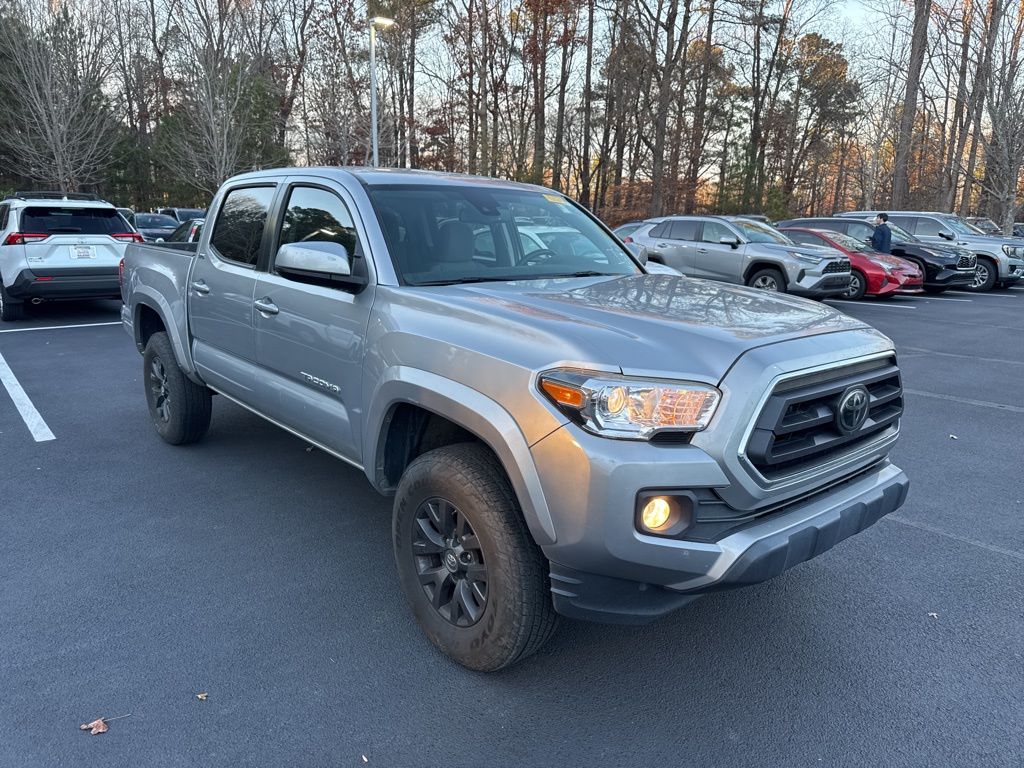 2021 Toyota Tacoma SR5's photo