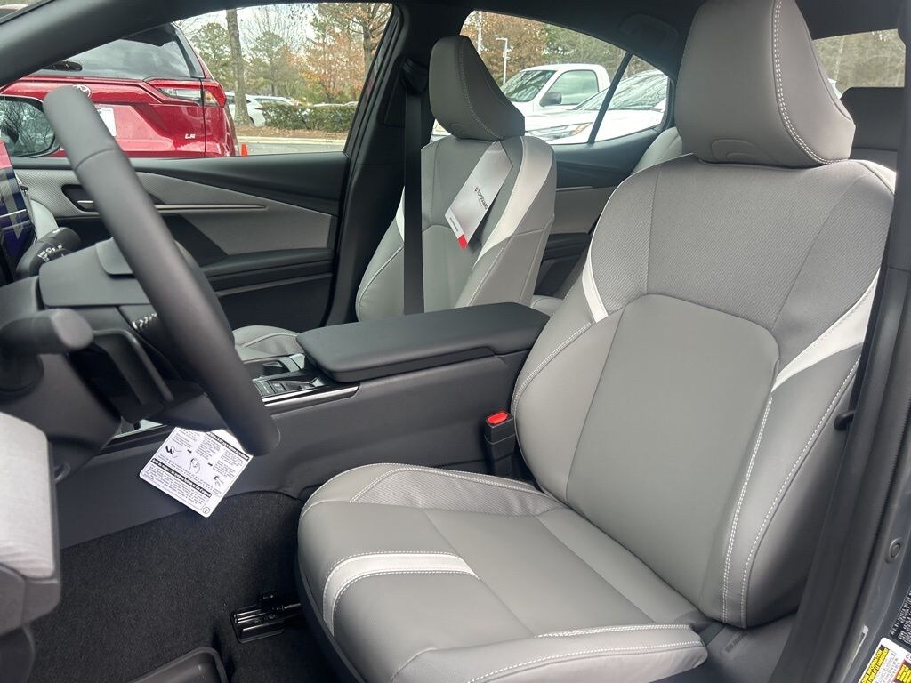 New 2026 Toyota Camry SE Sedan