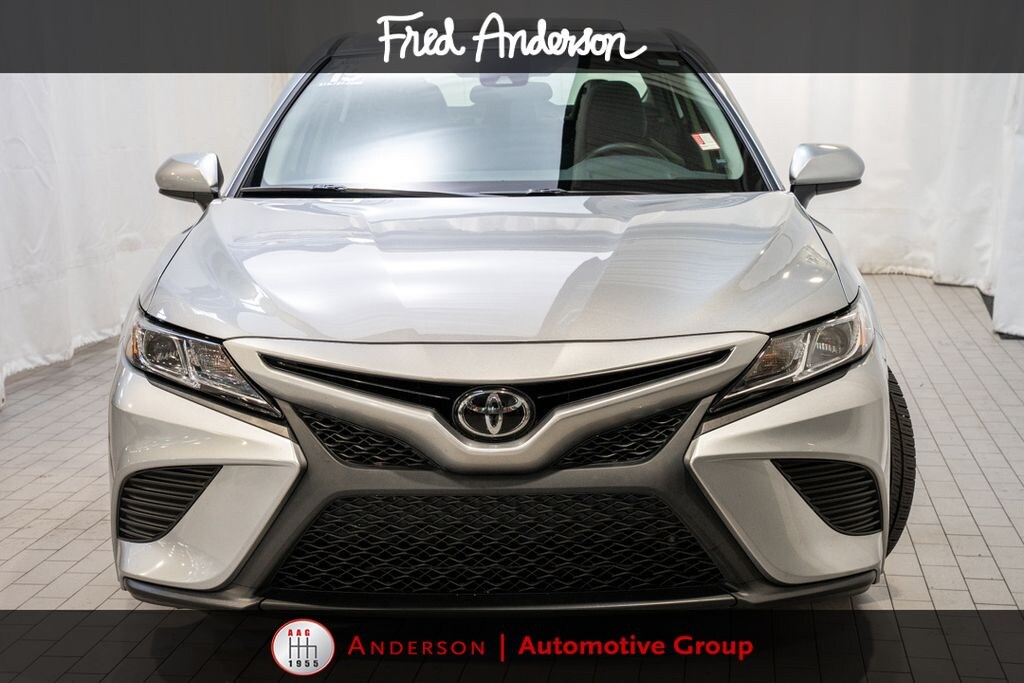 Used 2019 Toyota Camry SE Sedan