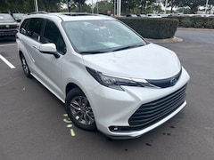 2025 Toyota Sienna XLE Van Passenger Van