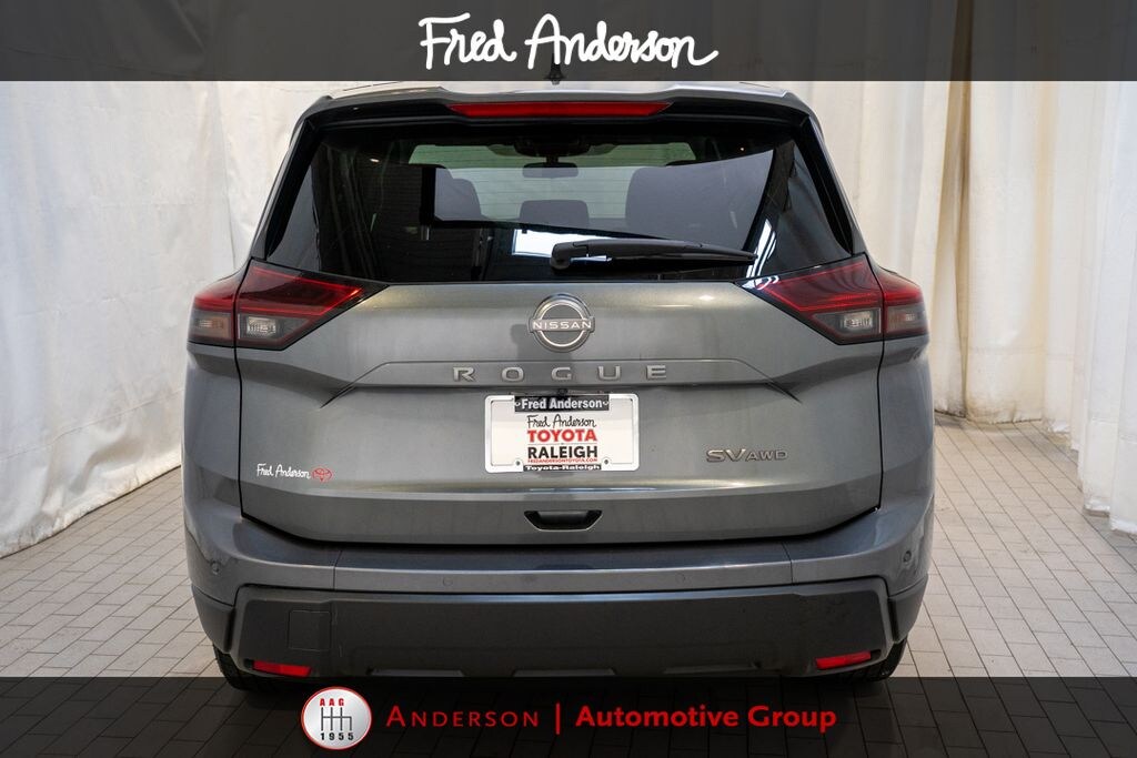 Used 2024 Nissan Rogue SV SUV