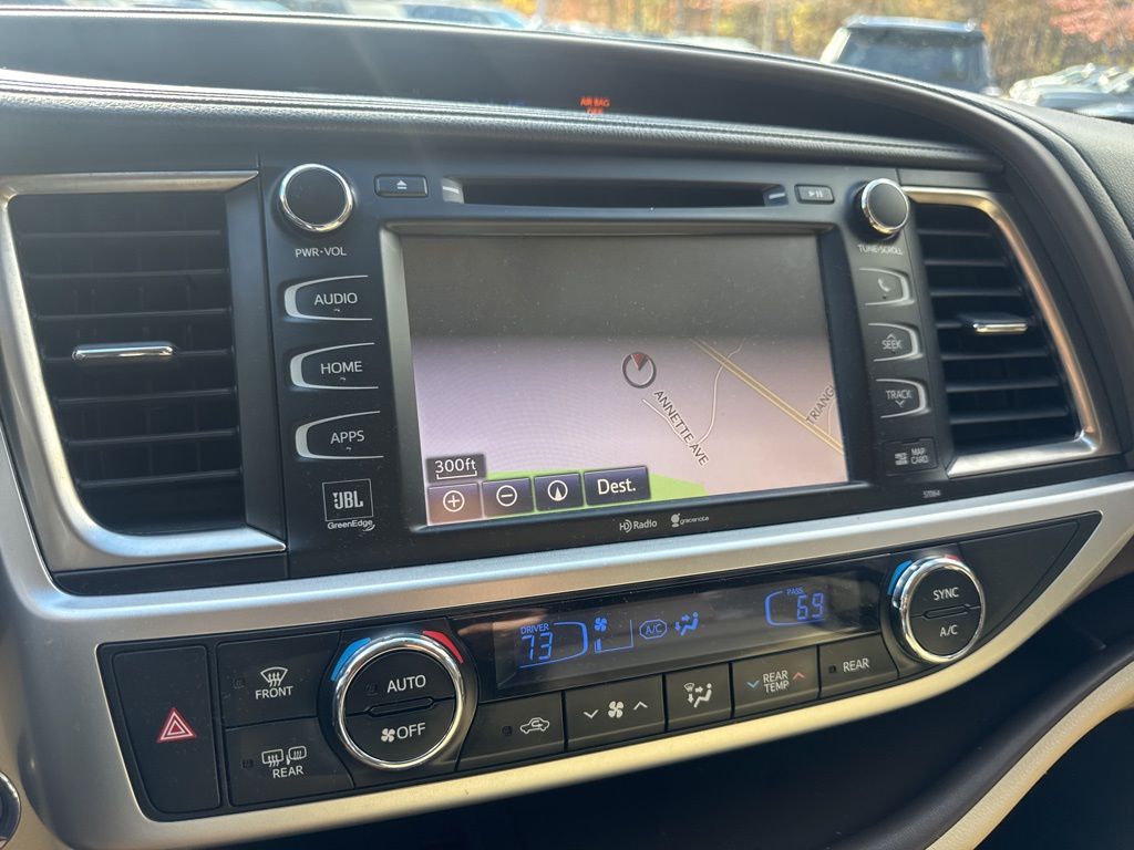 2015 Toyota Highlander Limited photo 3