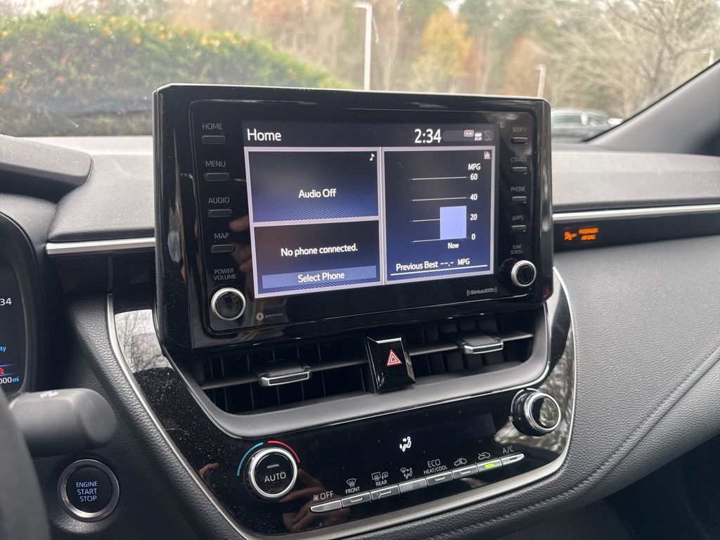 2022 Toyota Corolla SE photo 3