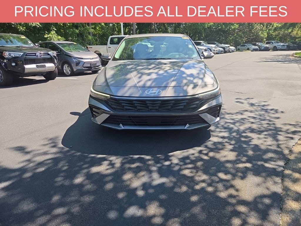 Used 2025 Hyundai Elantra SEL Convenience Sedan