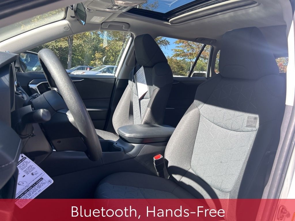 New 2025 Toyota RAV4 XLE SUV