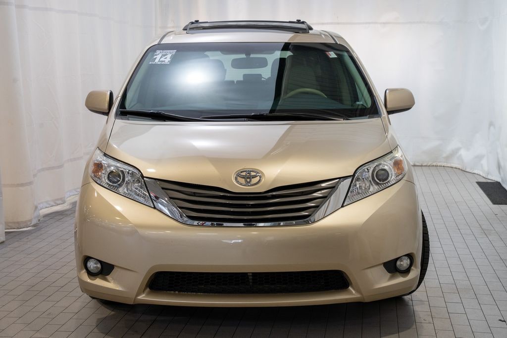 Used 2014 Toyota Sienna XLE Minivan/Van
