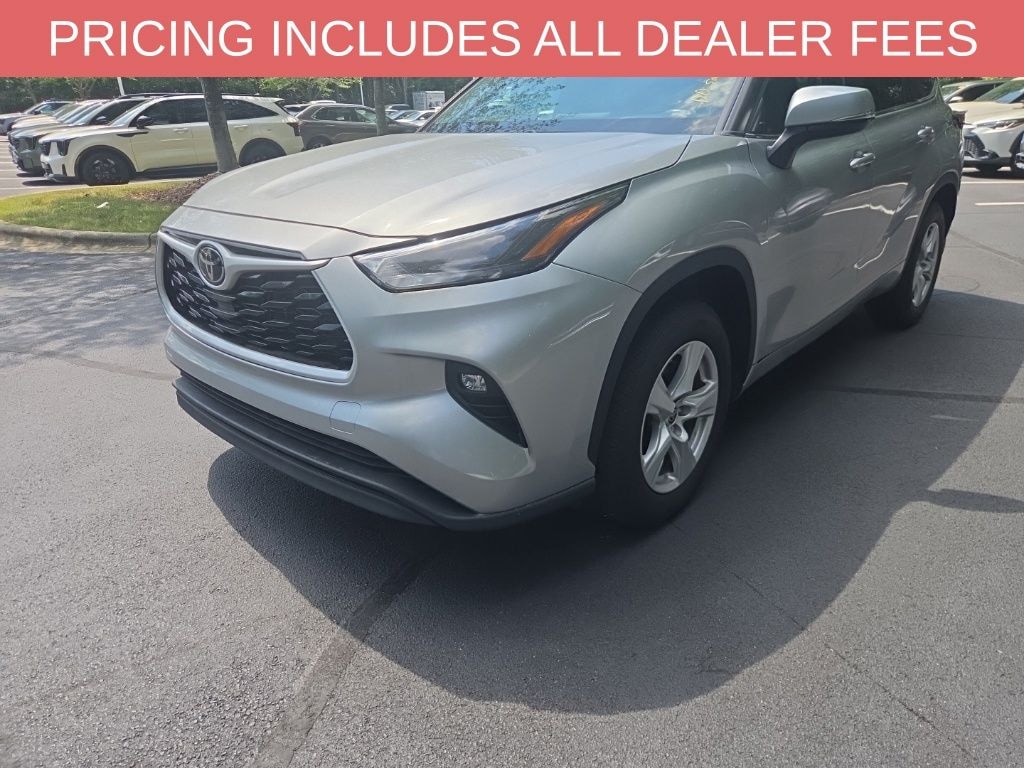 Used 2025 Toyota Highlander LE SUV