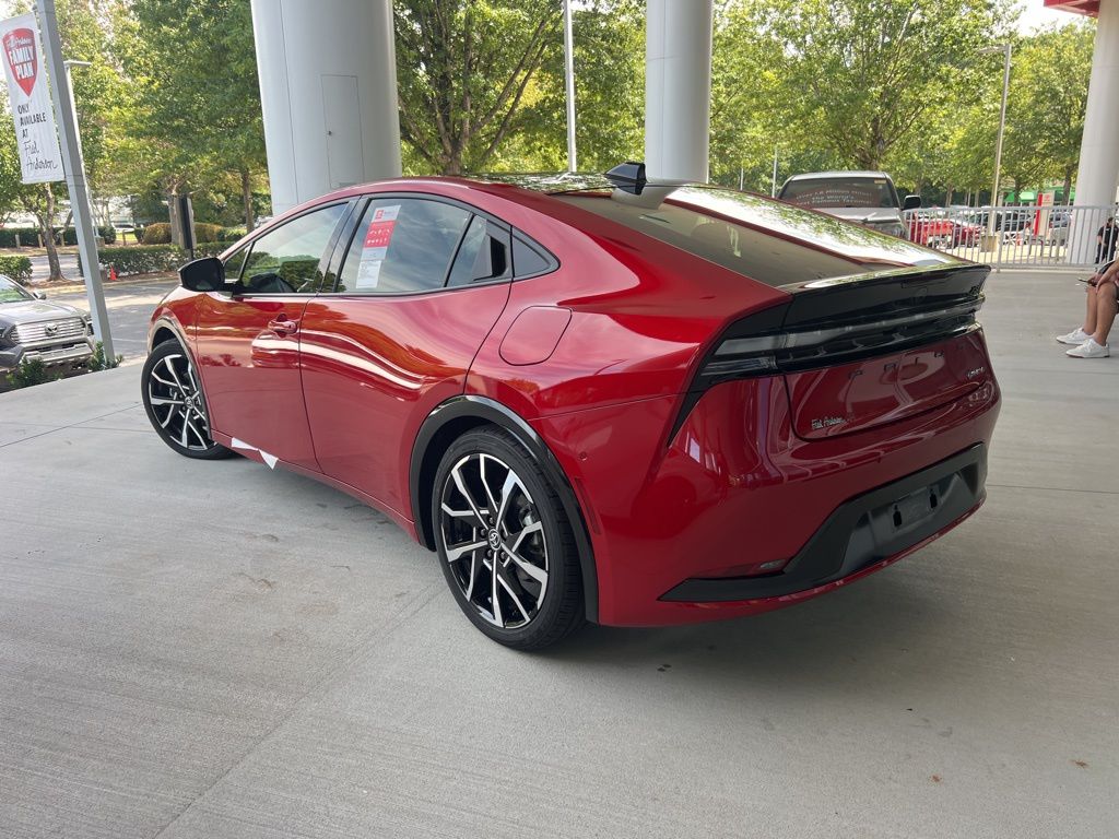 2026 Toyota Prius Plug-in Hybrid XSE Premium photo 4