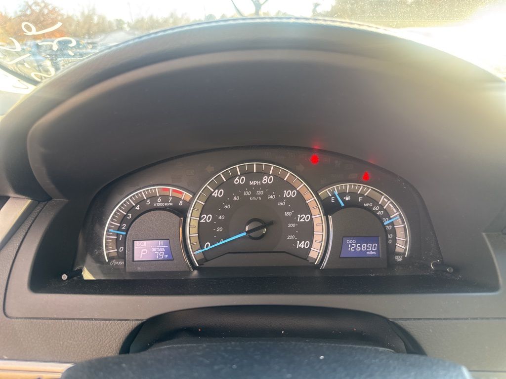 2012 Toyota Camry SE photo 3