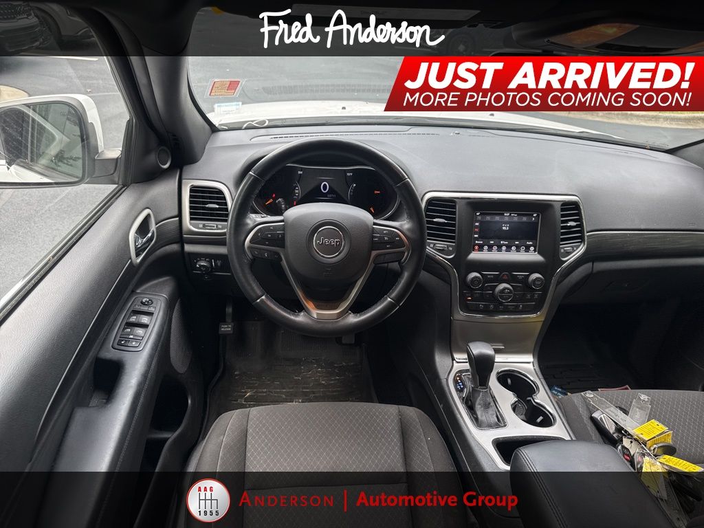 2021 Jeep Grand Cherokee Laredo E photo 2