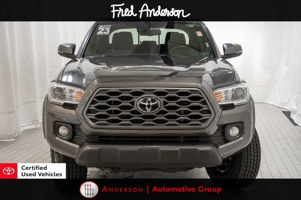 2023 Toyota Tacoma TRD Off-Road photo 3