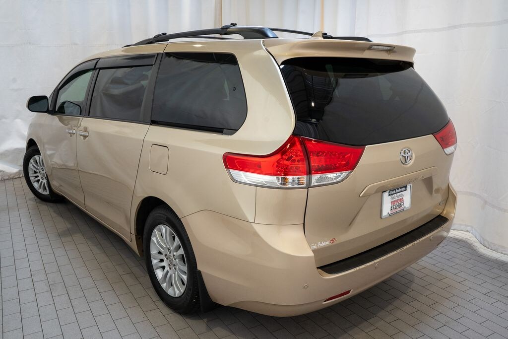 Used 2014 Toyota Sienna XLE Minivan/Van
