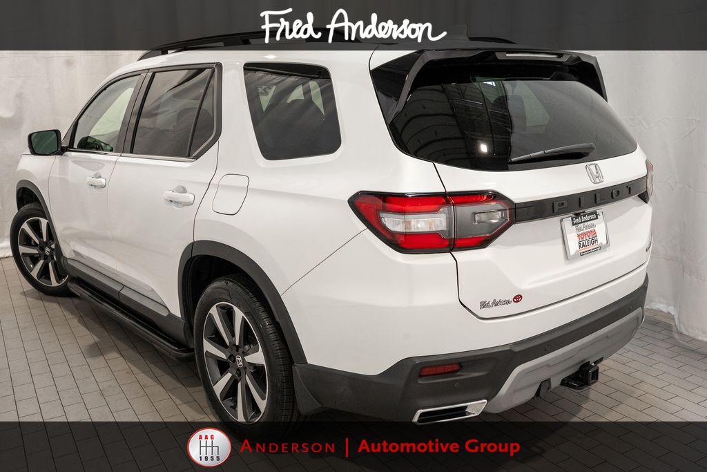 2023 Honda Pilot Touring photo 4