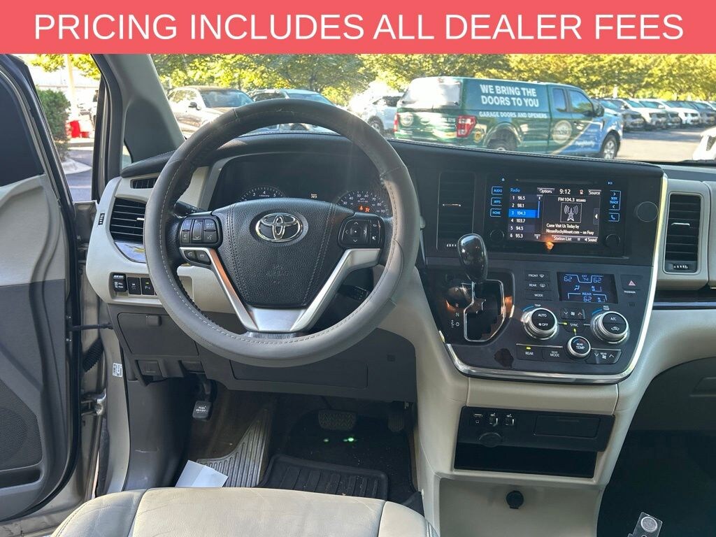 Used 2017 Toyota Sienna XLE Minivan/Van
