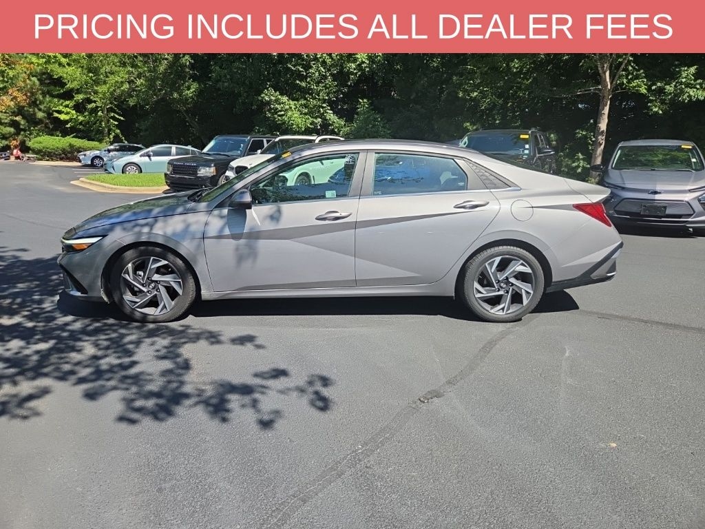 Used 2025 Hyundai Elantra SEL Convenience Sedan
